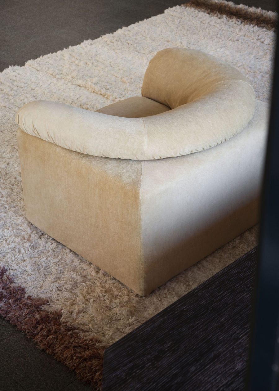 BUTTER ARMCHAIR