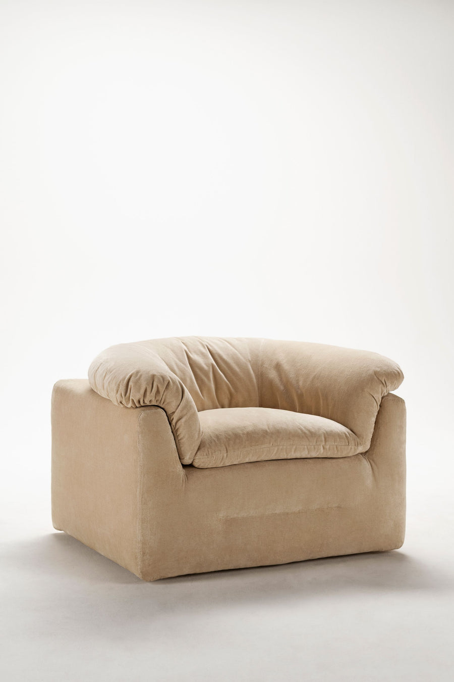 BUTTER ARMCHAIR