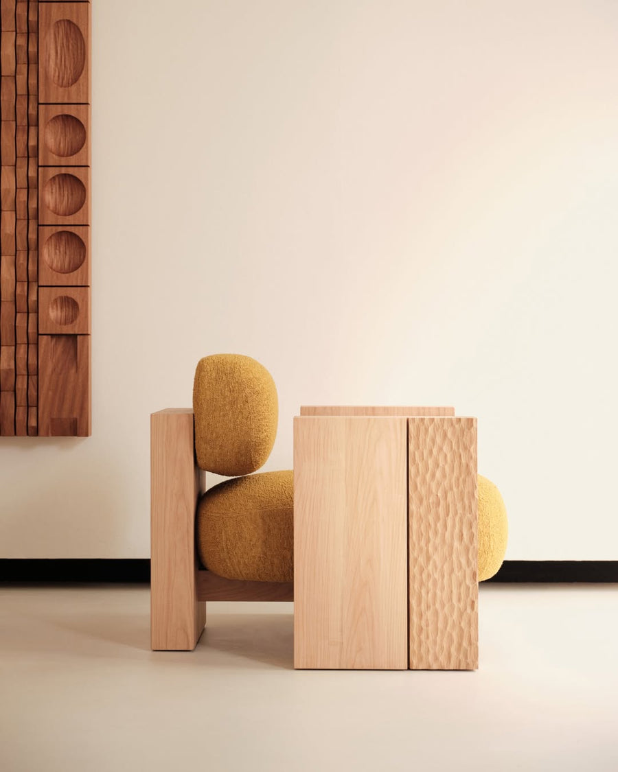 AC1 ARMCHAIR