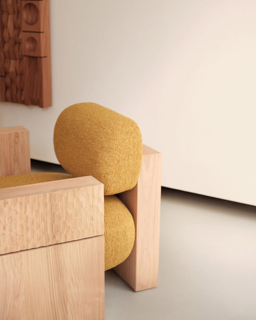 AC1 ARMCHAIR