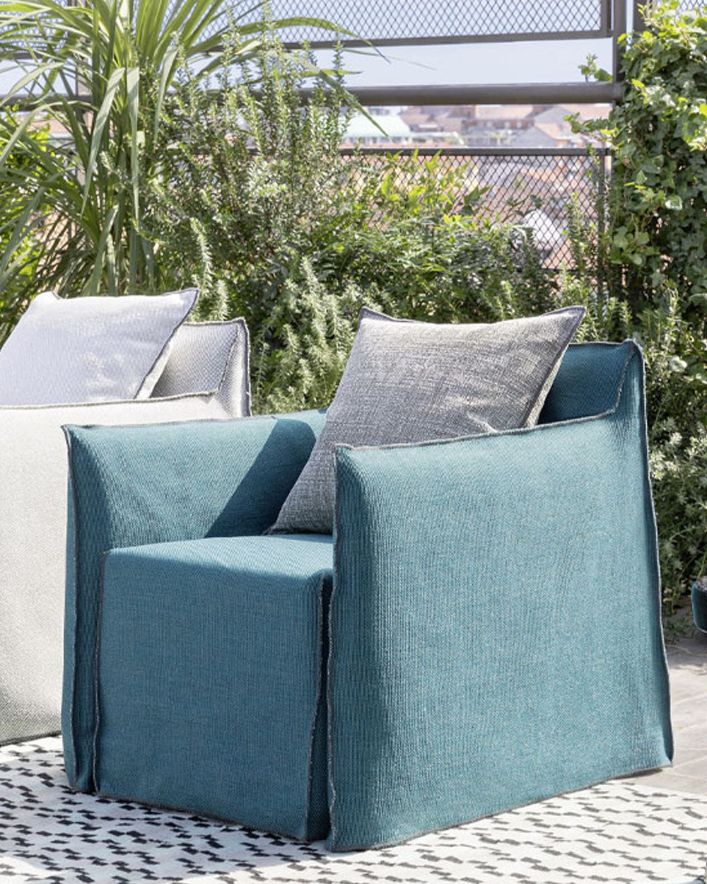 GHOST OUT 05 ARMCHAIR