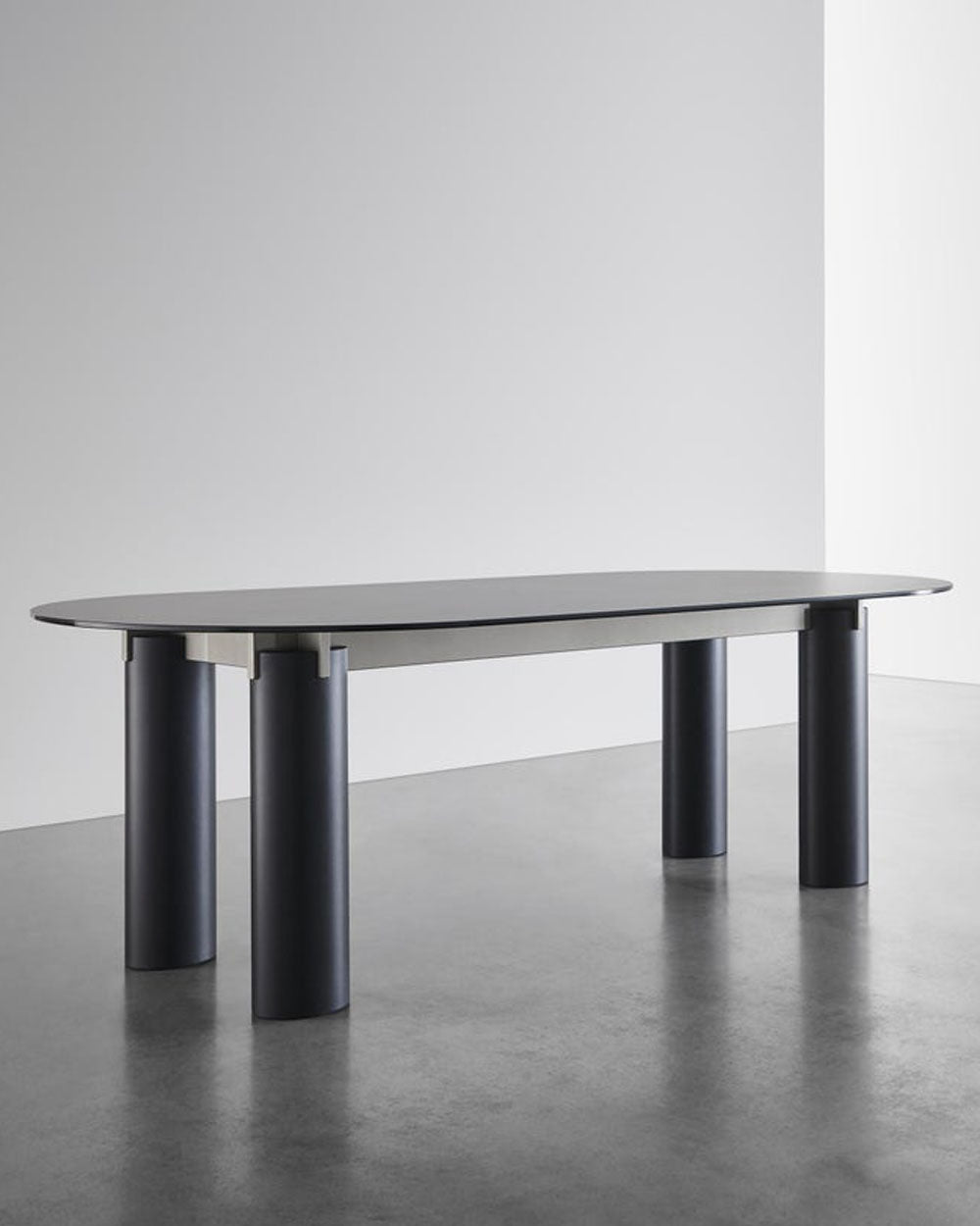 DAEN 34 OVAL TABLE