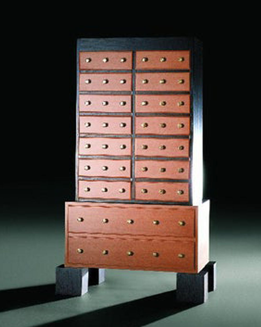 MOMBASA CHEST